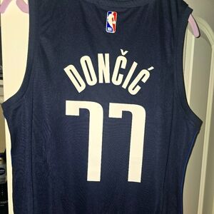 Dallas Mavericks (Luka Doncic) jersey
